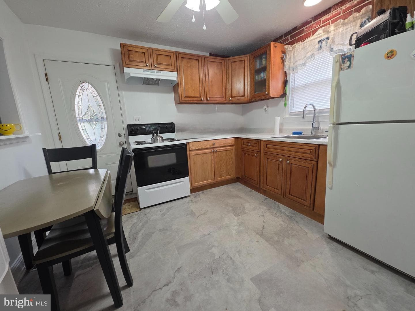 368 W 9th Street photo 3
