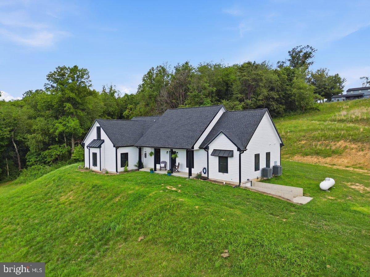412 Cedar Hill Lane, Bentonville