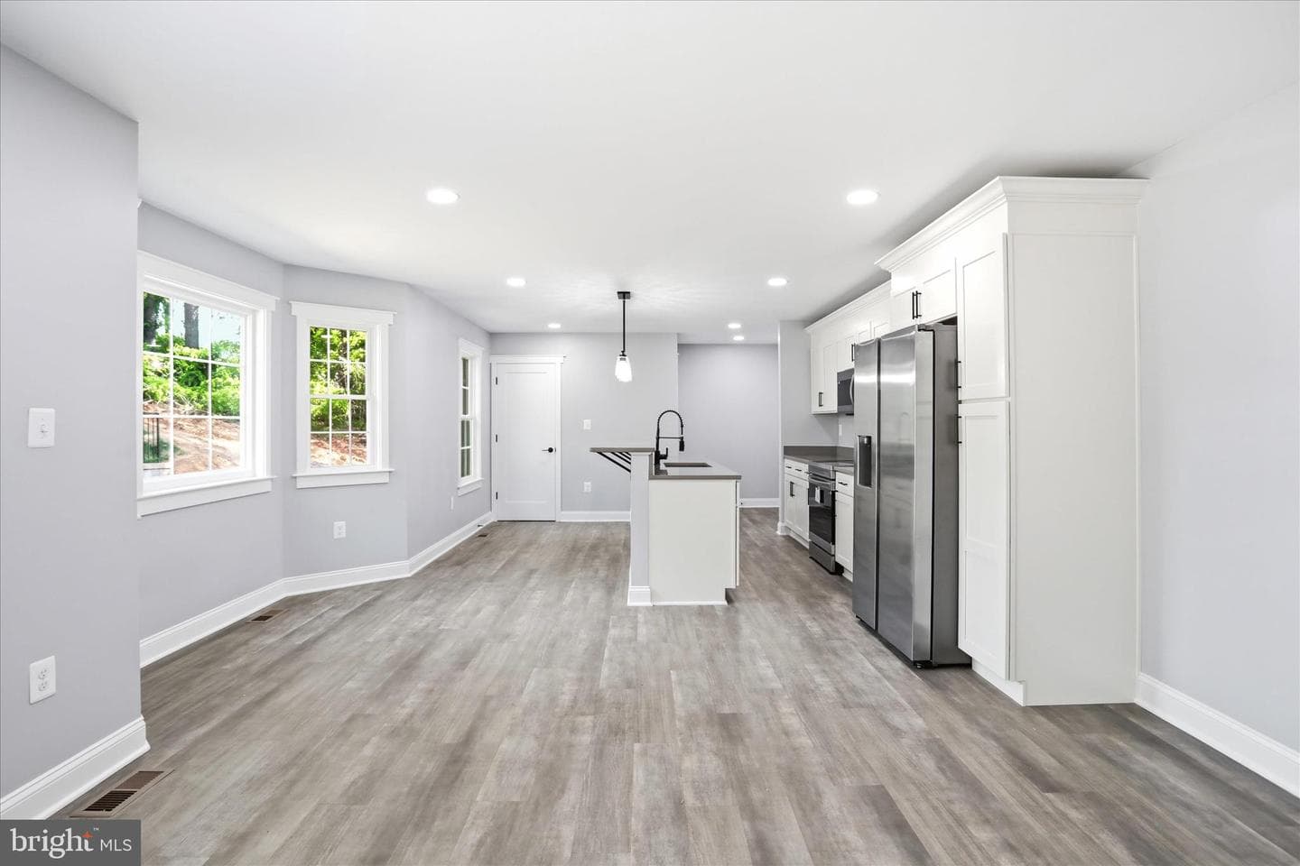 1357 N Royal Avenue photo 14