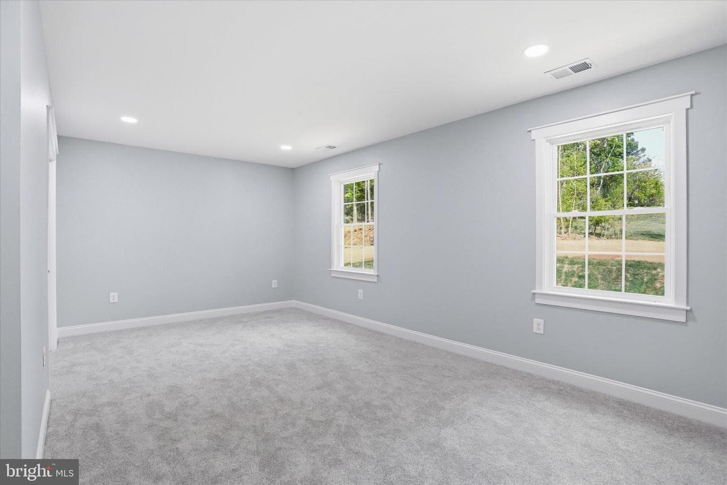 1357 N Royal Avenue photo 27