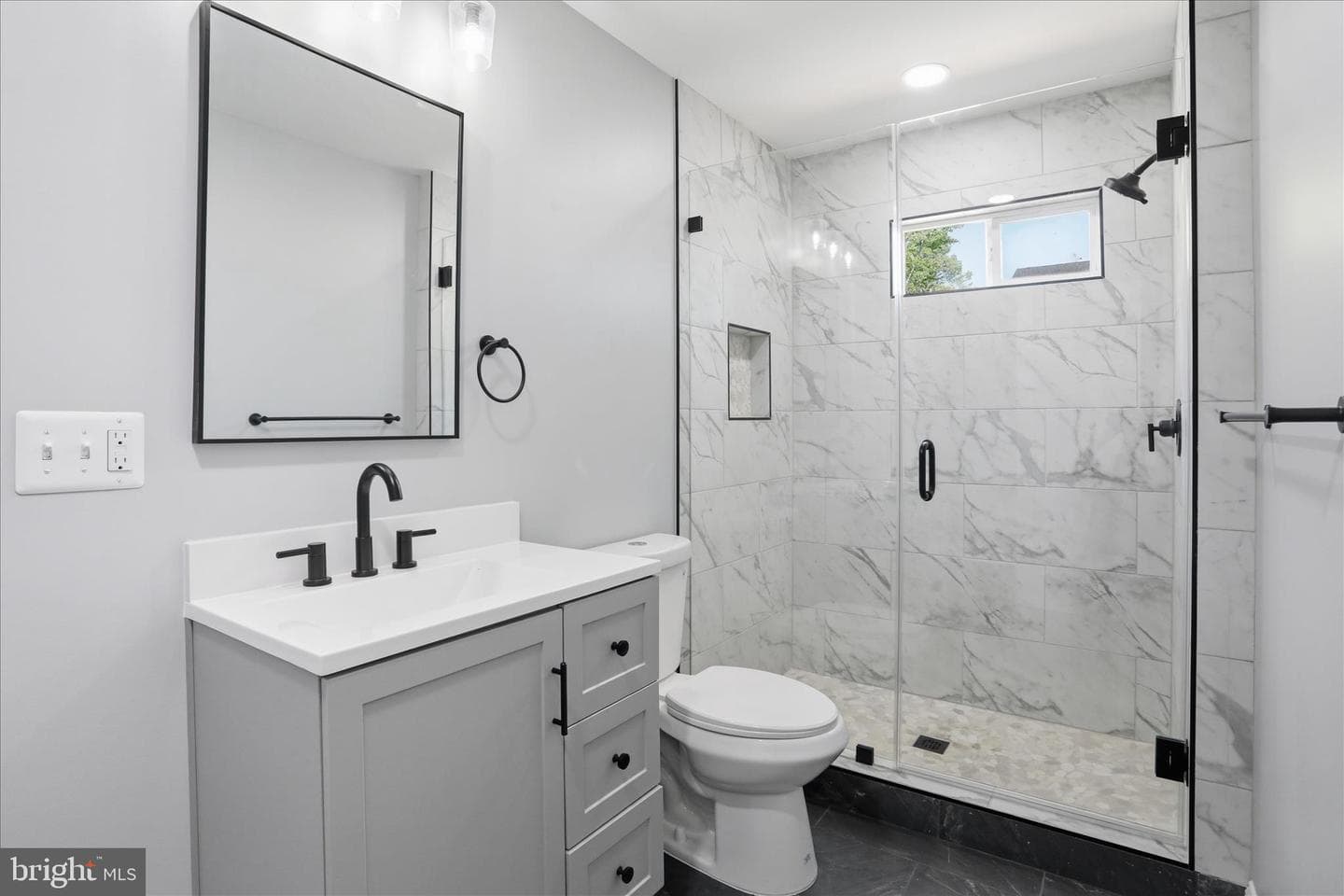 1357 N Royal Avenue photo 29