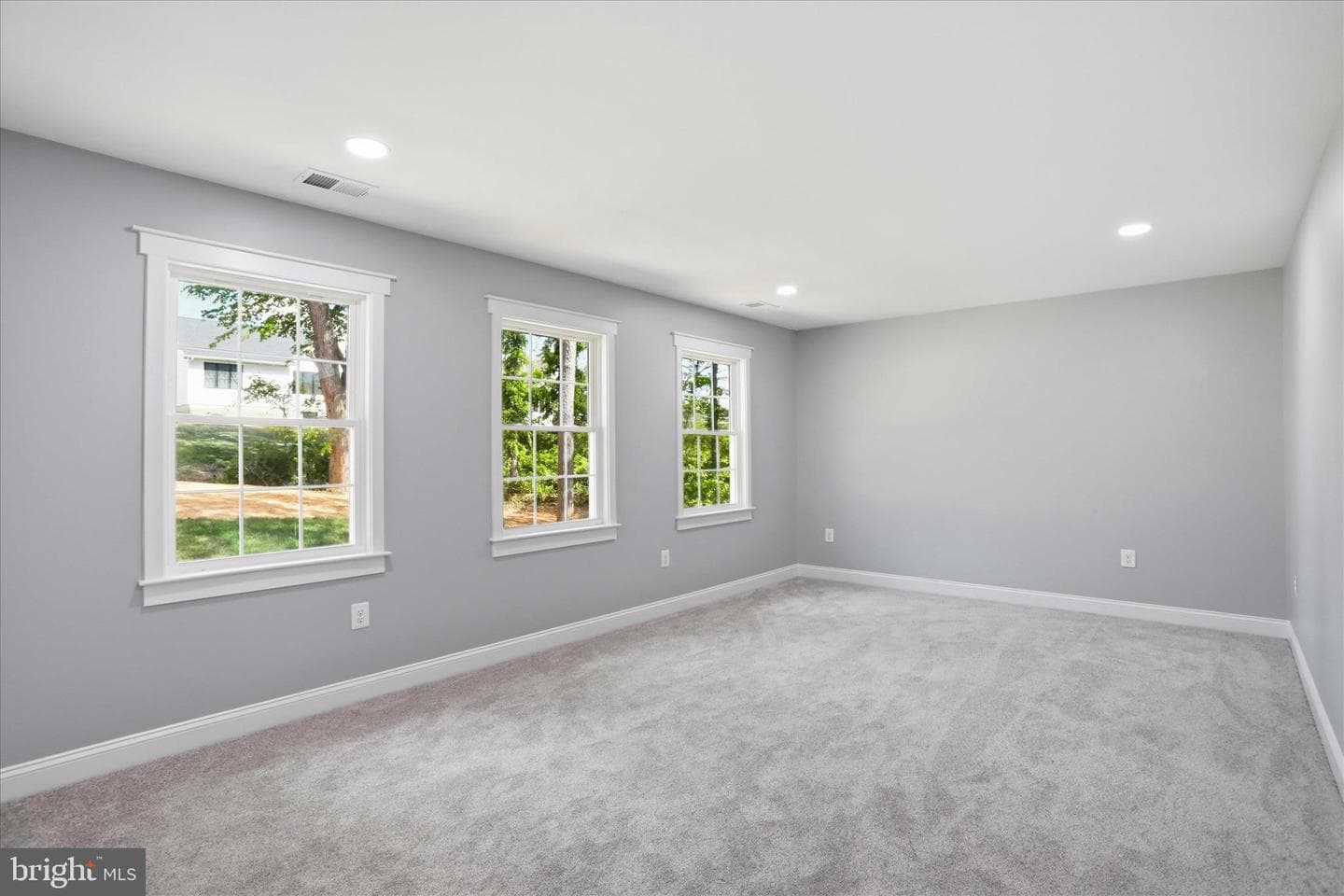1357 N Royal Avenue photo 30
