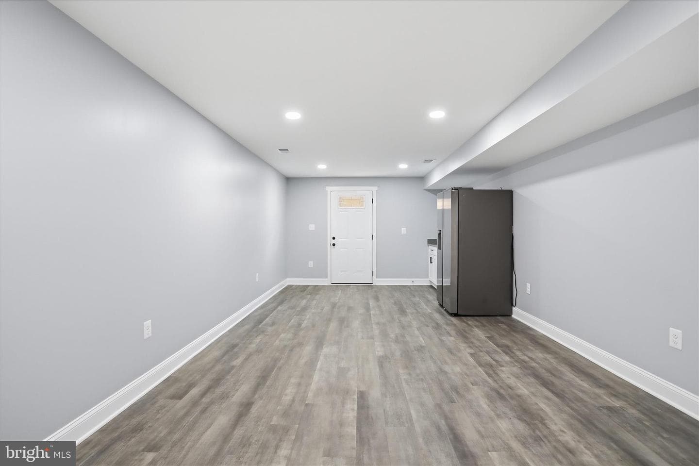 1357 N Royal Avenue photo 38