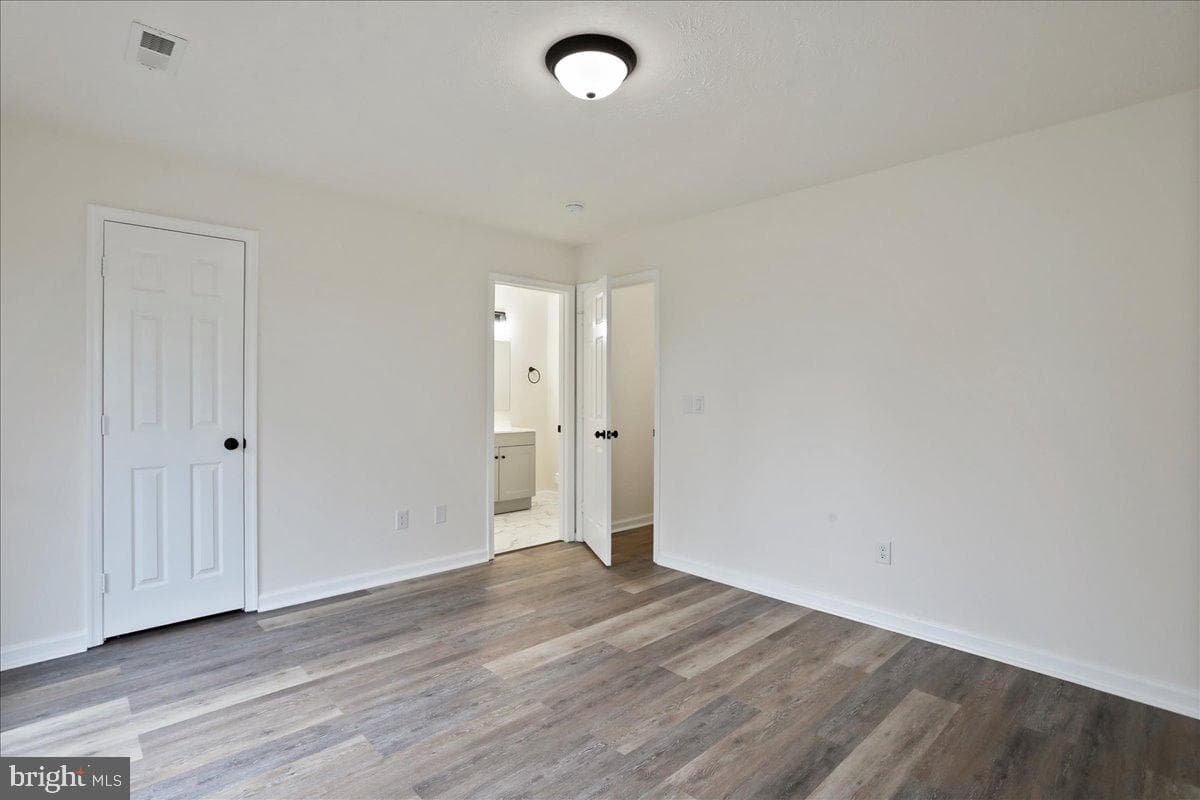 143 Zinn Way photo 20