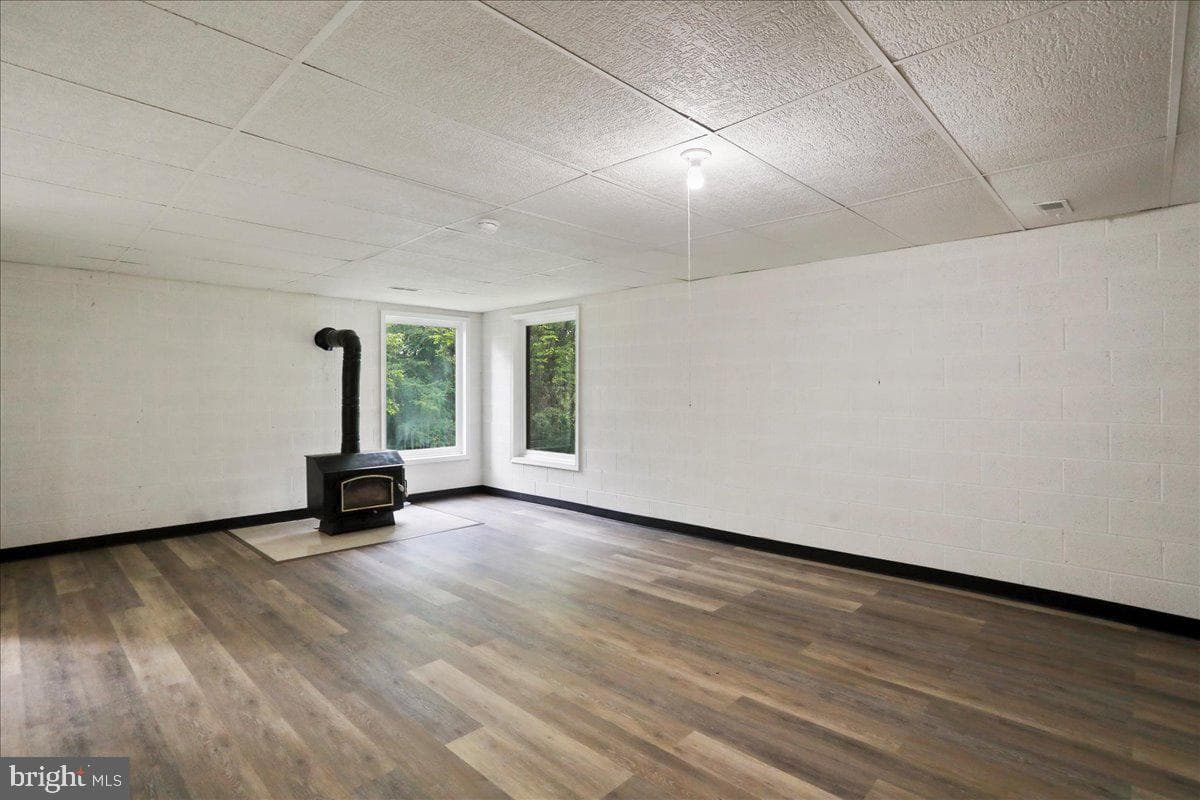 143 Zinn Way photo 25