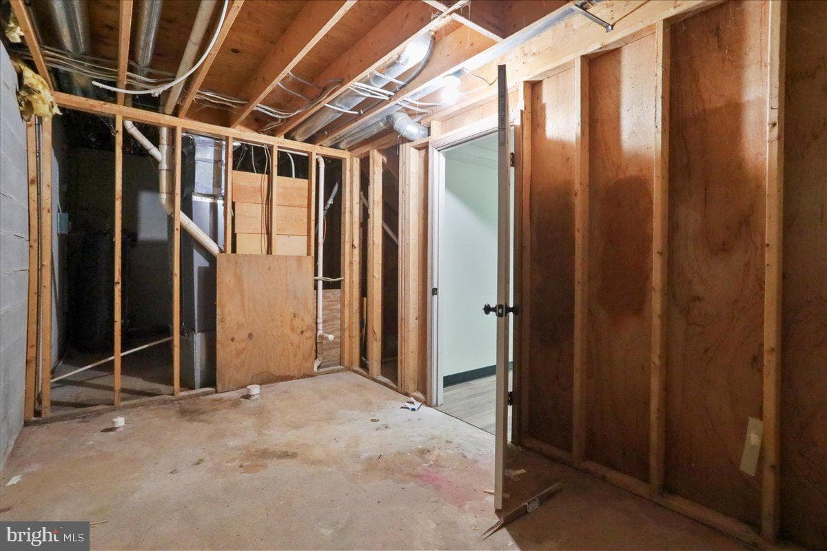 143 Zinn Way photo 31