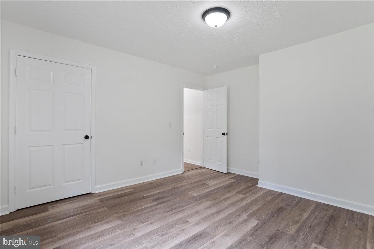 143 Zinn Way photo 8