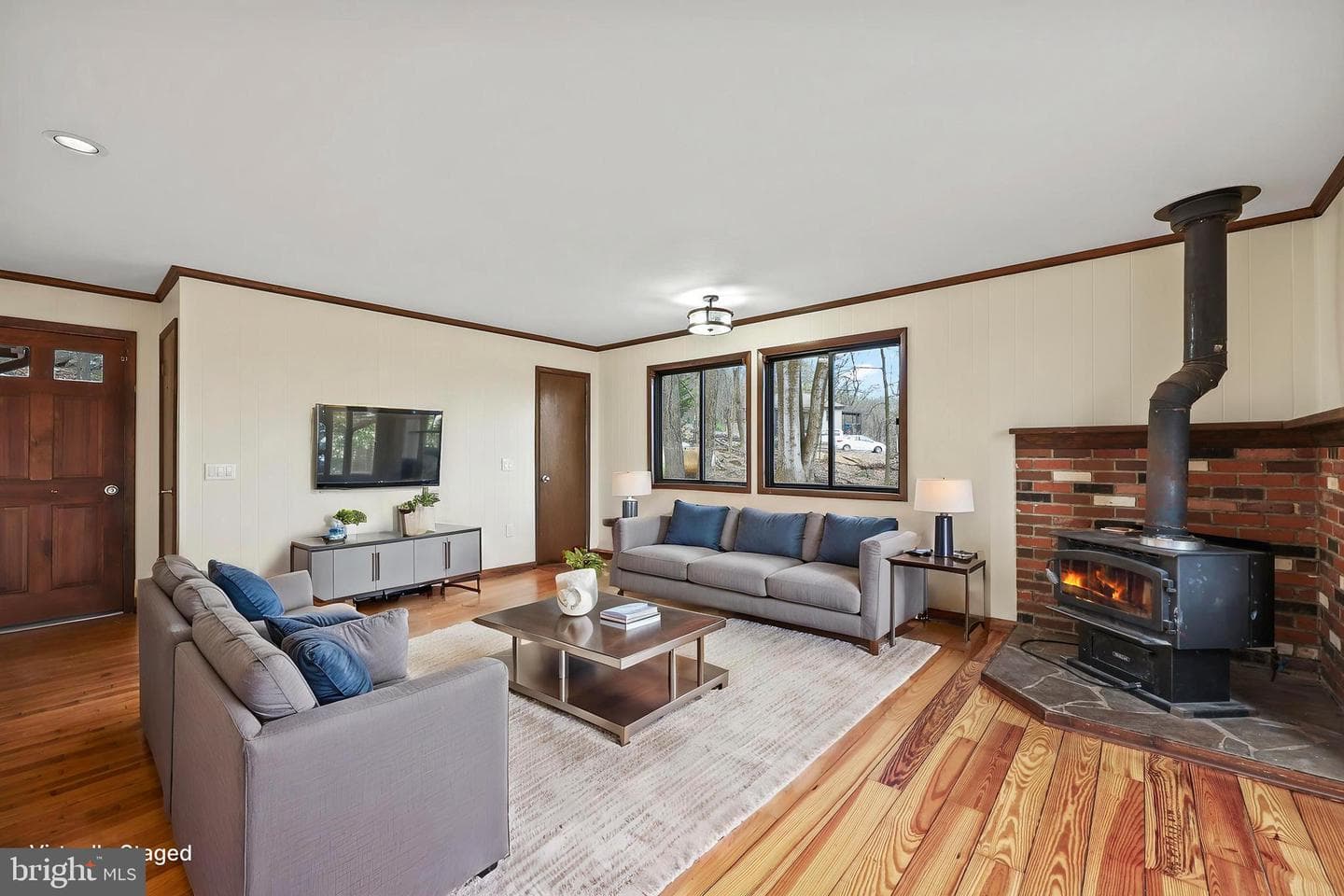 758 Club House Road photo 4