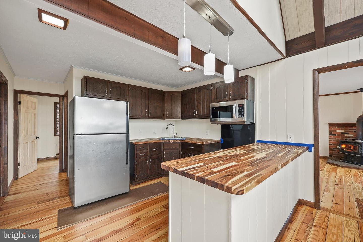 758 Club House Road photo 9