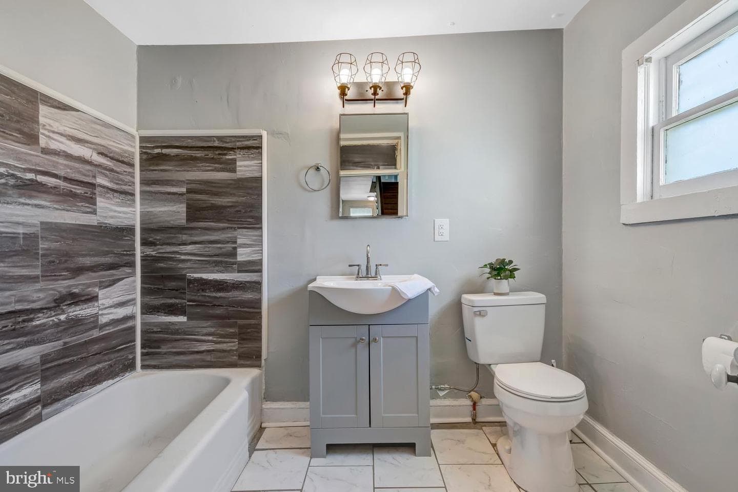 203 Lee Street photo 15