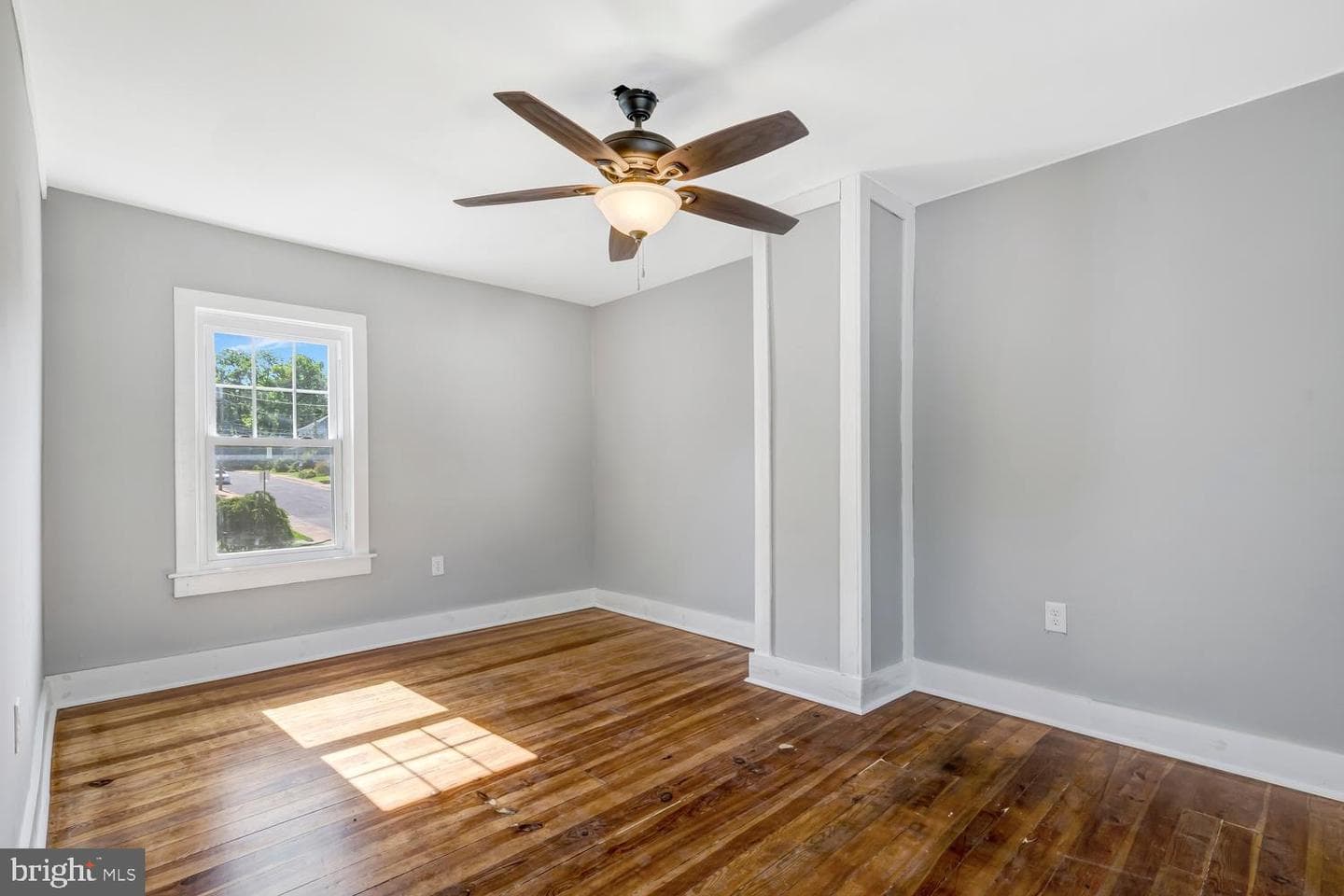 203 Lee Street photo 36