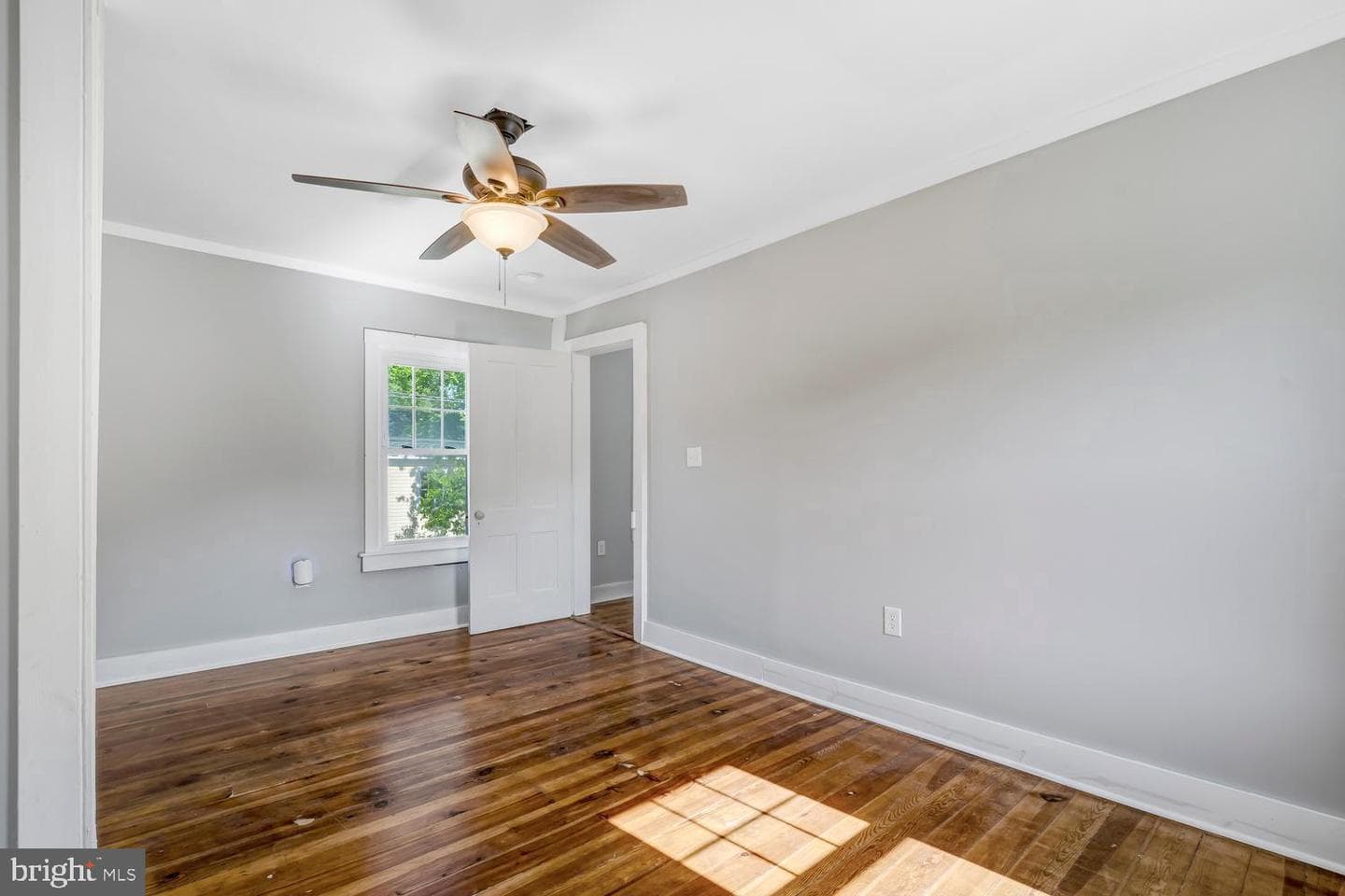 203 Lee Street photo 38