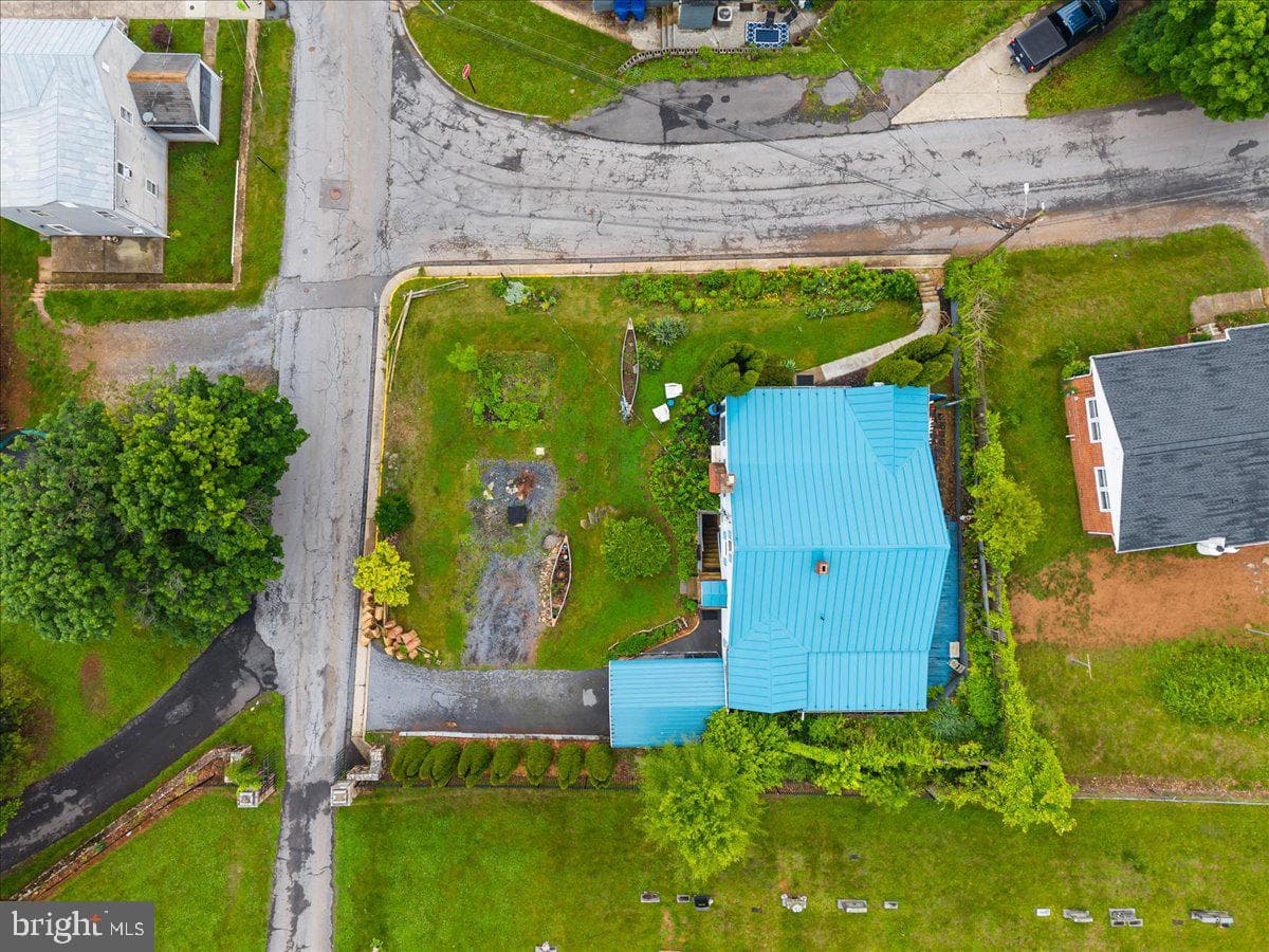 303 Lee Street photo 35
