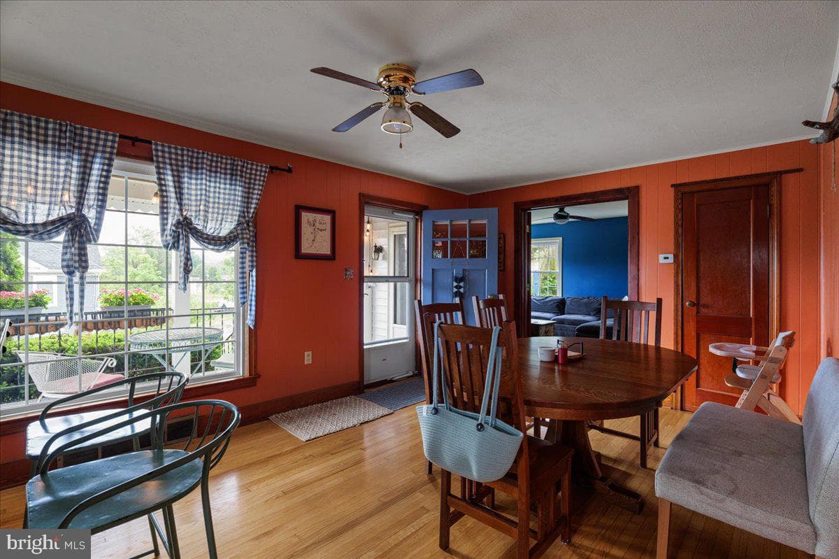 303 Lee Street photo 4