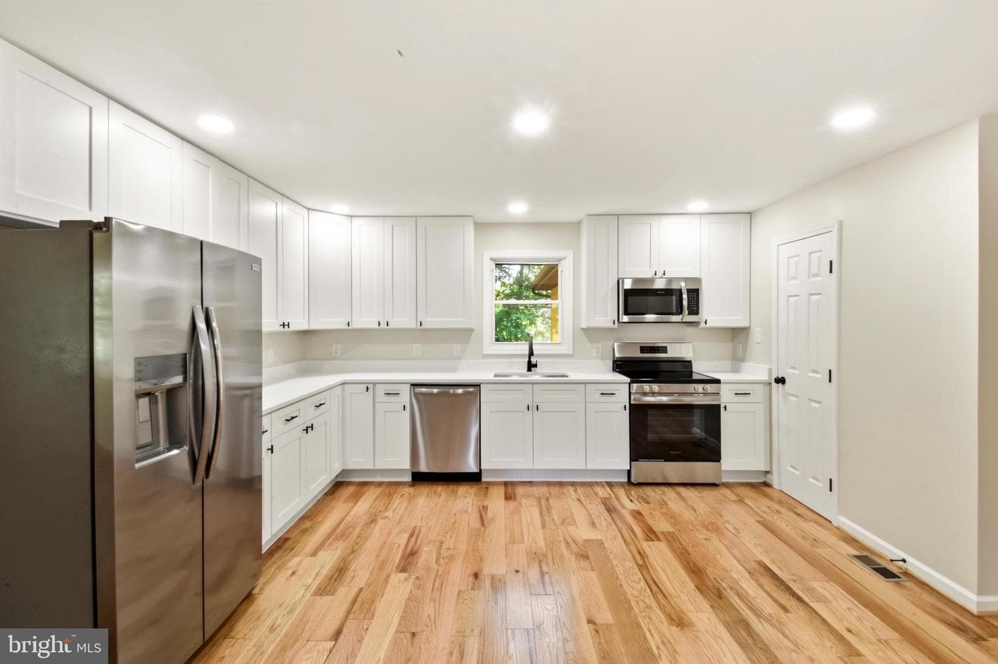 163 Apple Way photo 10