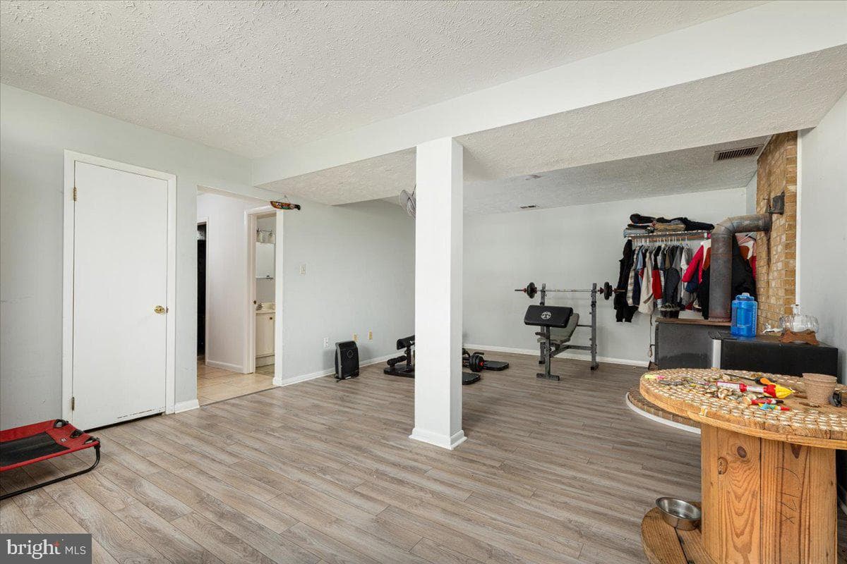 1475 Markham Street photo 22