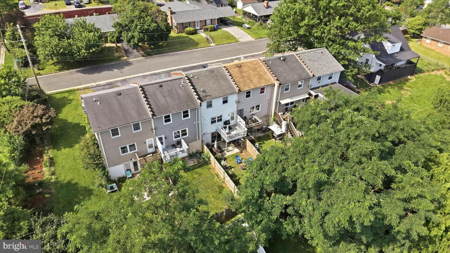 132 Scott Street photo 3