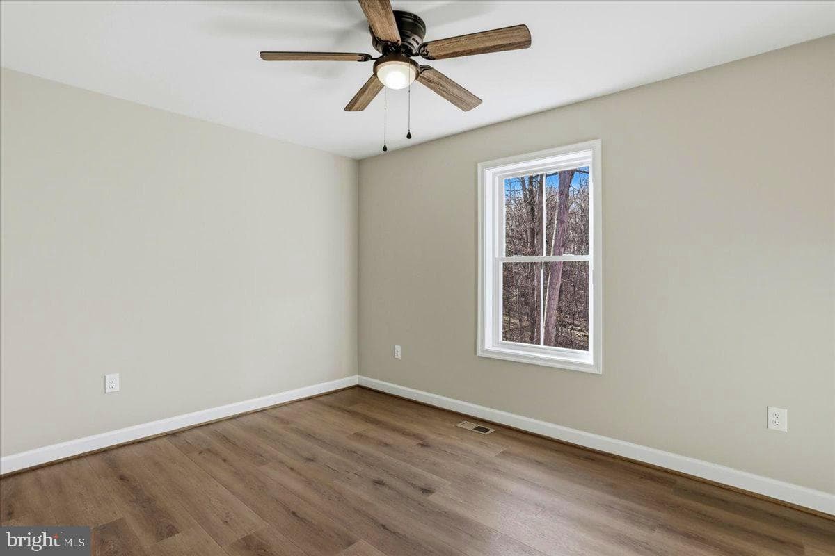 99 Lakeside Dr photo 37