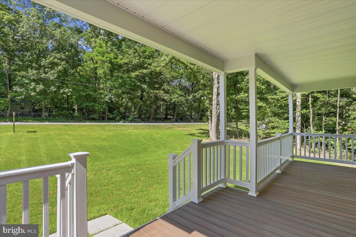 99 Lakeside Dr photo 4