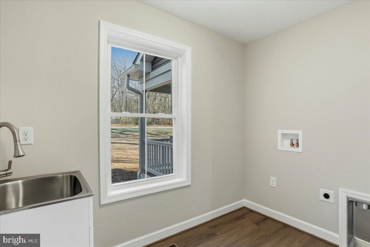 99 Lakeside Dr photo 44