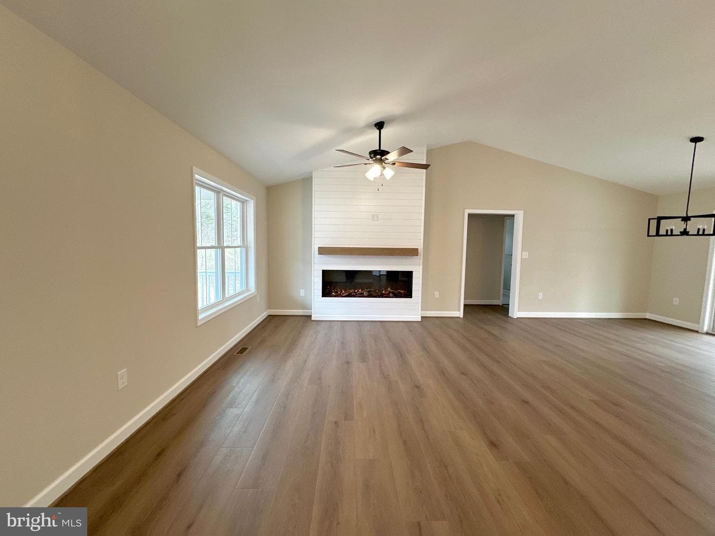 99 Lakeside Dr photo 9