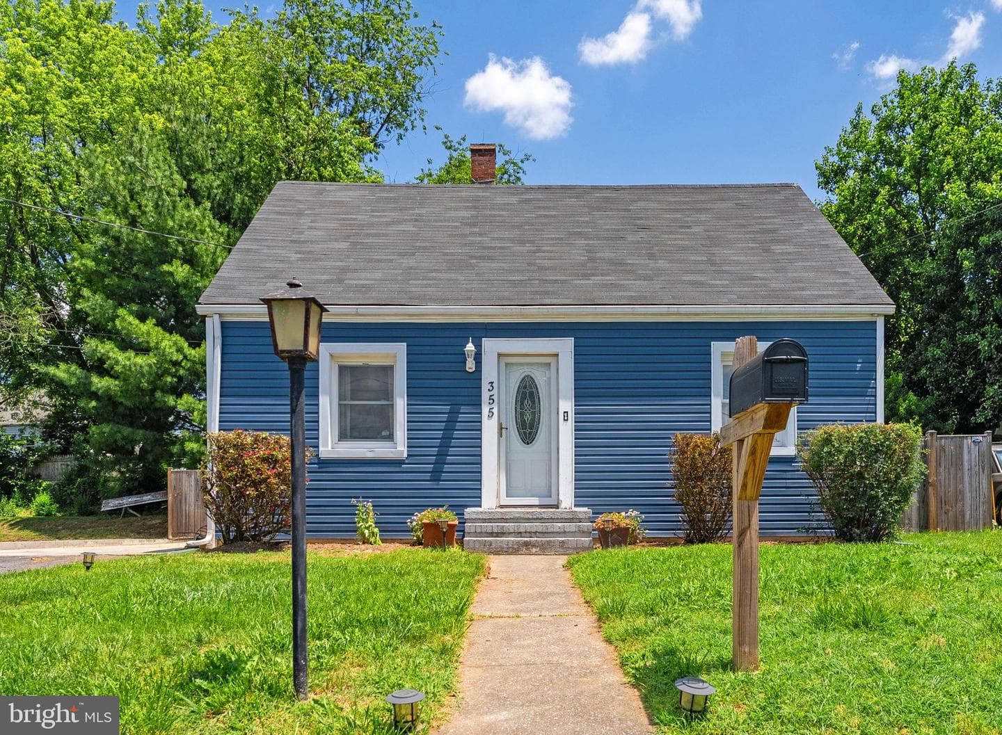355 W 9th Street photo 3