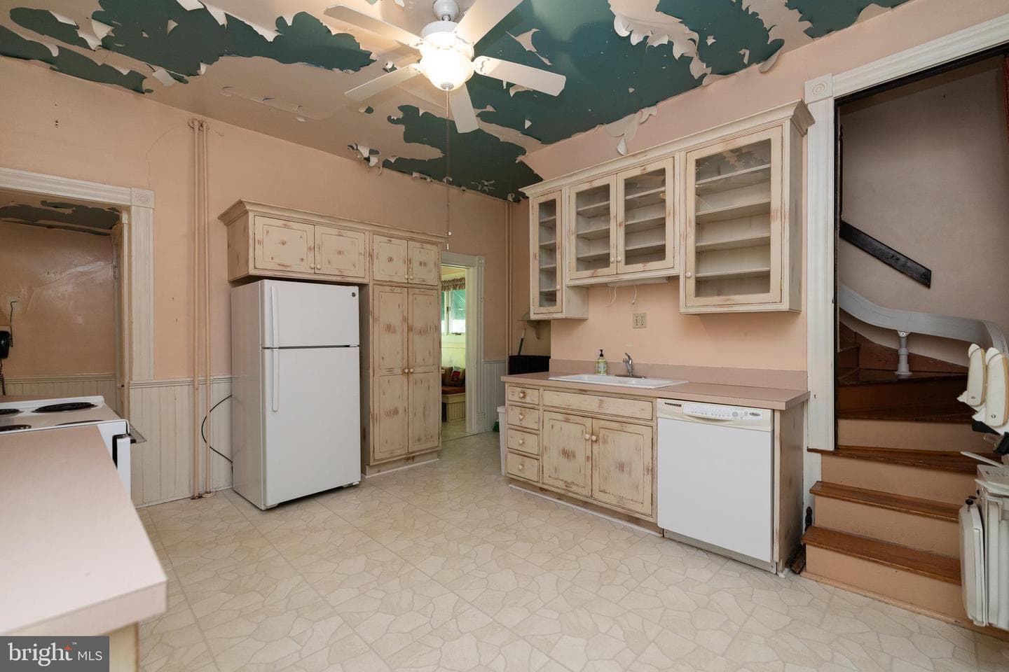 413 Grand Avenue photo 32
