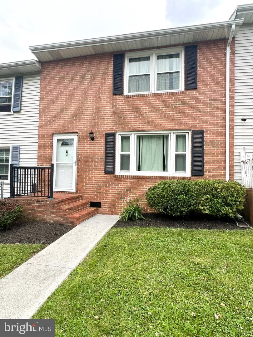 8 Biggs Dr, Front Royal