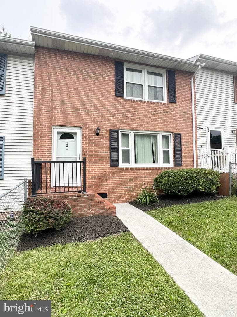 8 Biggs Dr, Front Royal