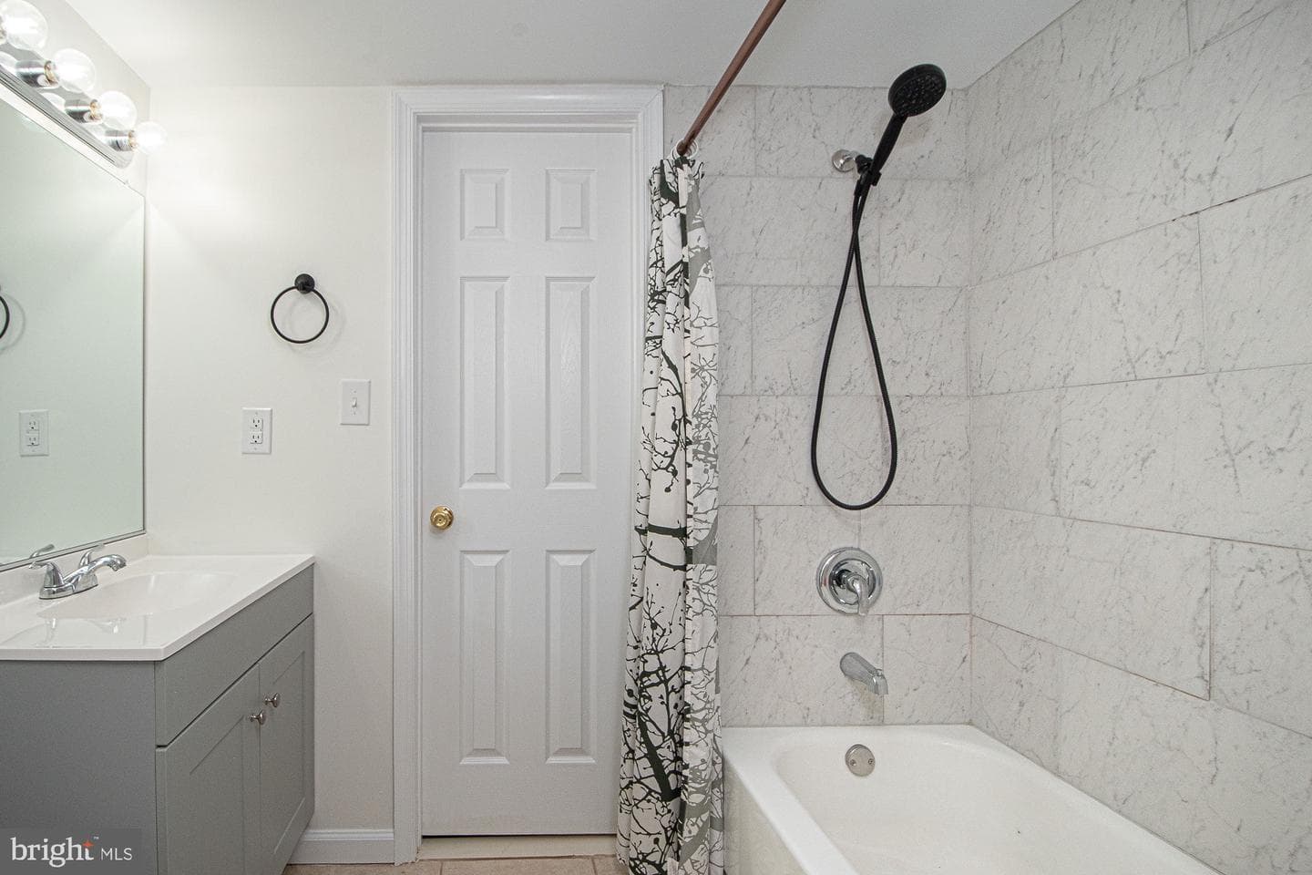 646 Belair Avenue photo 18