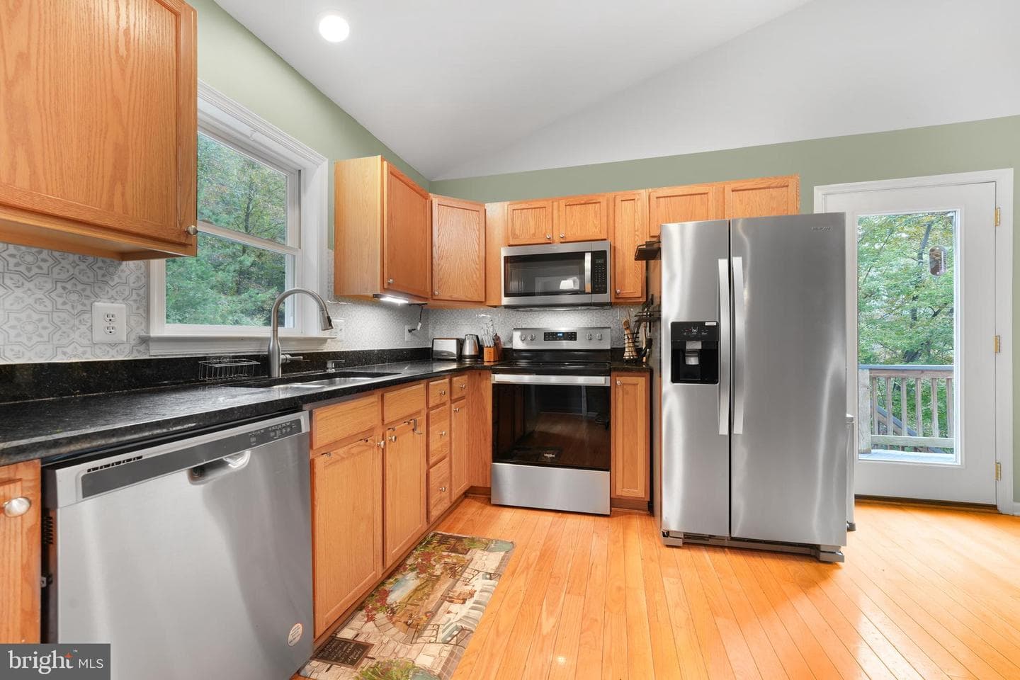 462 Gary Ln photo 12