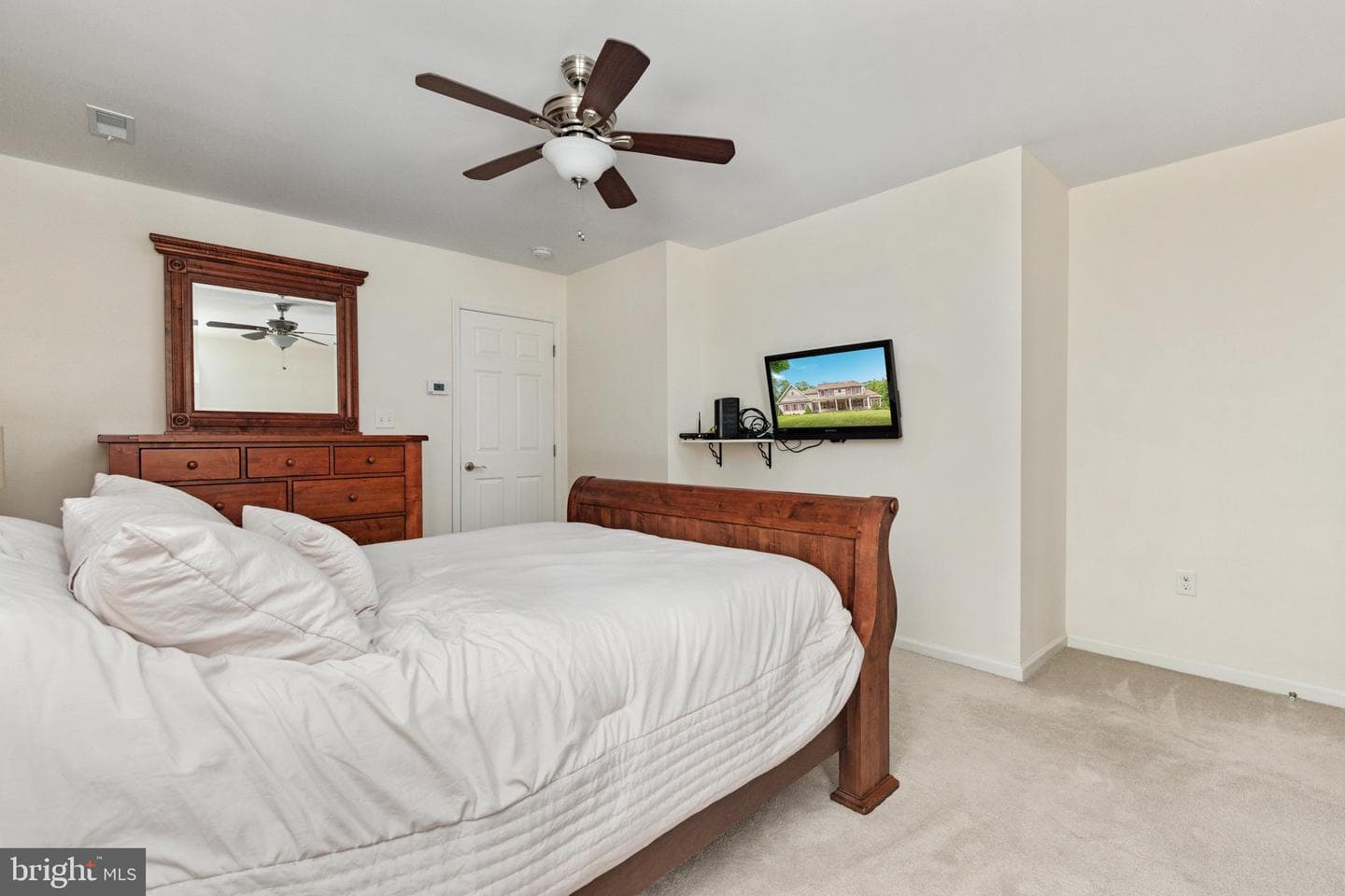 228 Mercys Drive photo 33