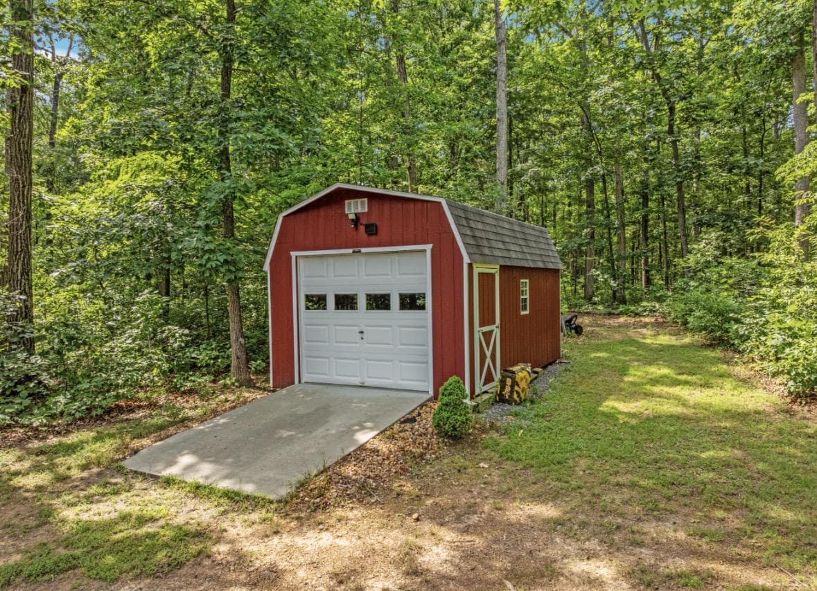 228 Mercys Drive photo 58