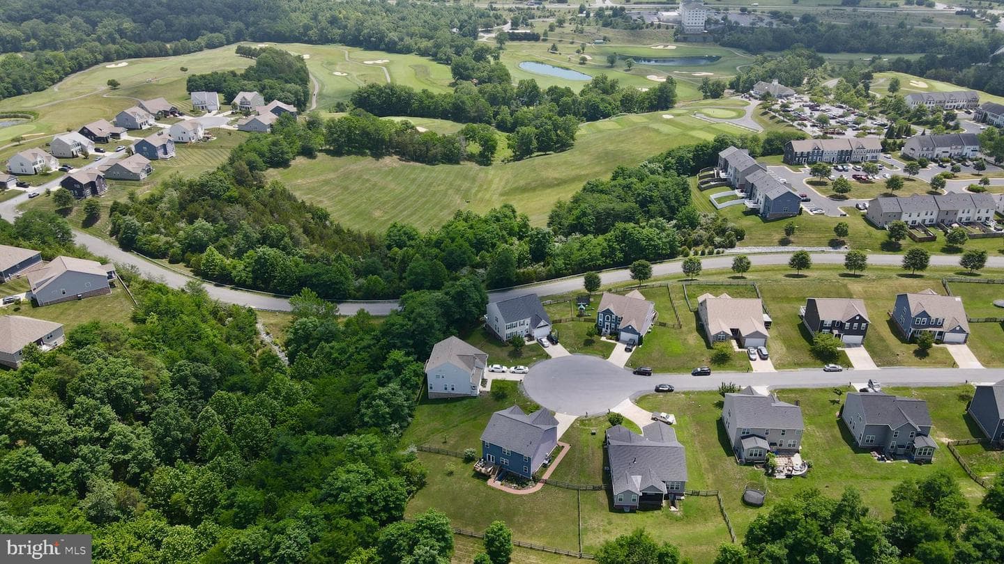 113 Divot Court photo 34