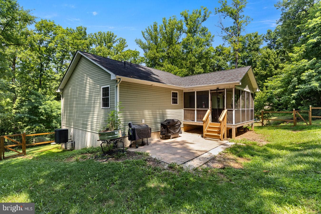219 Woodpecker Way photo 32