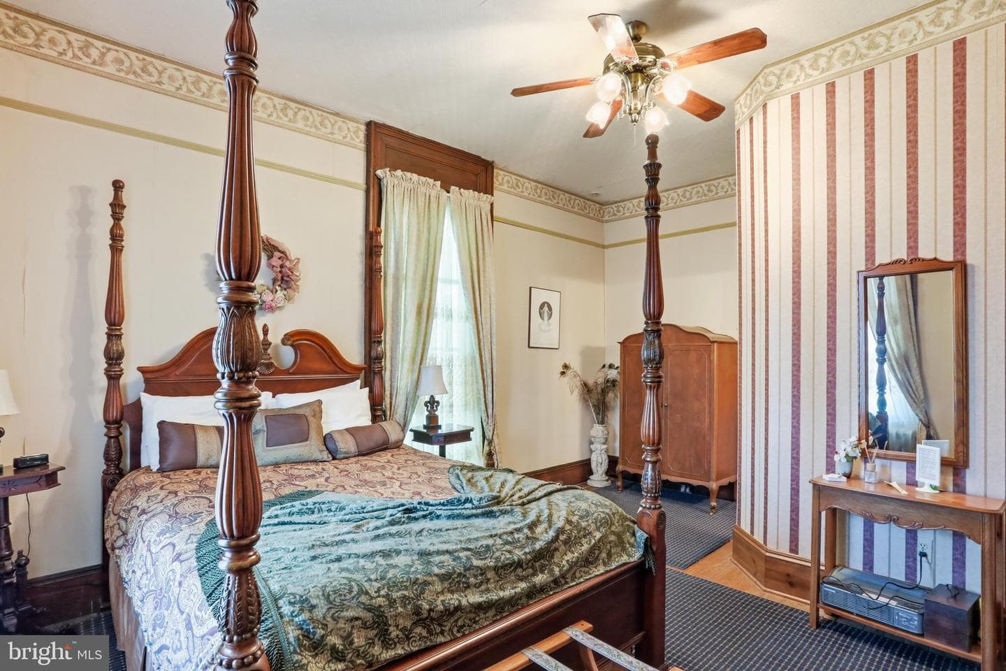 236 Riverside Drive photo 13