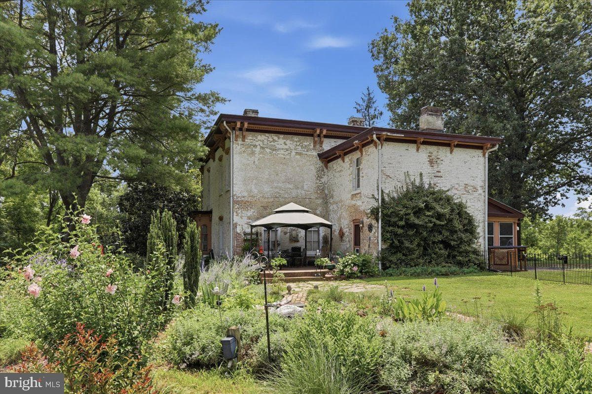 236 Riverside Drive photo 45