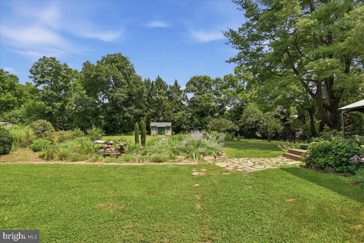 236 Riverside Drive photo 46