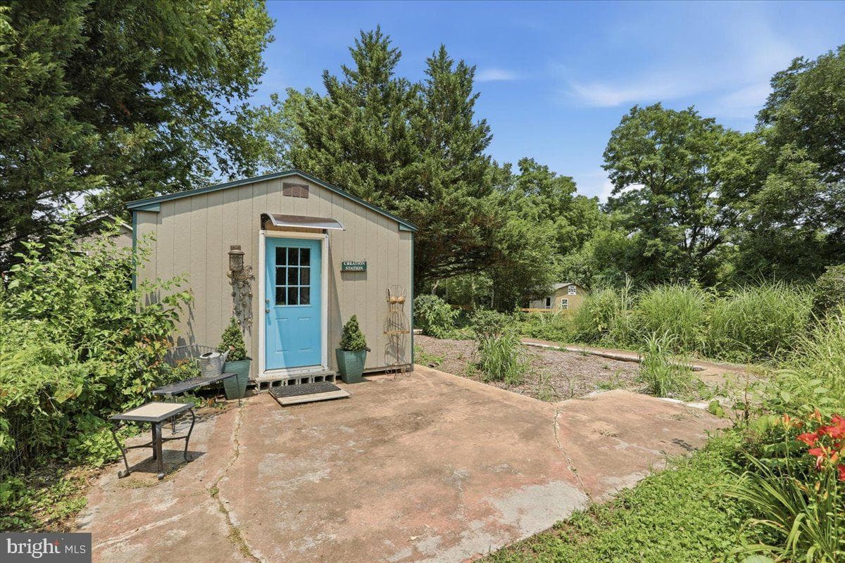 236 Riverside Drive photo 48