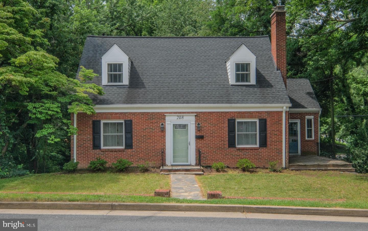 208 Salem Avenue, Front Royal