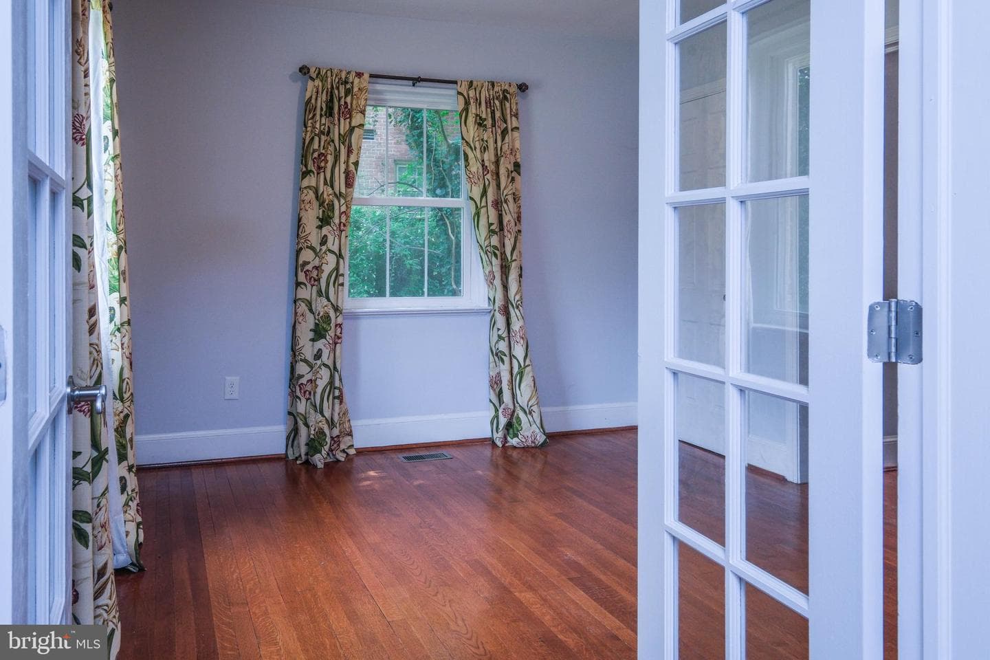 208 Salem Avenue photo 19
