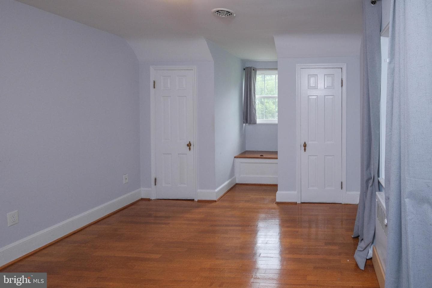 208 Salem Avenue photo 34