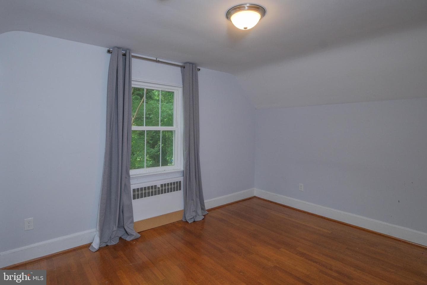 208 Salem Avenue photo 35