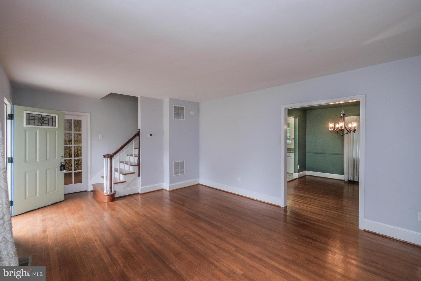 208 Salem Avenue photo 7