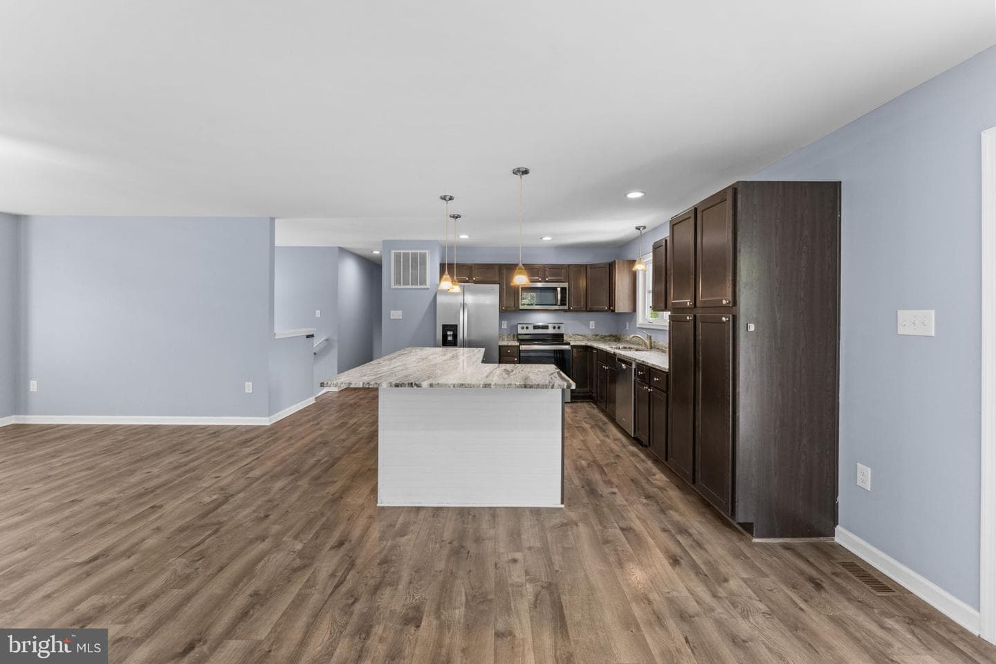 266 Riverside Drive photo 22