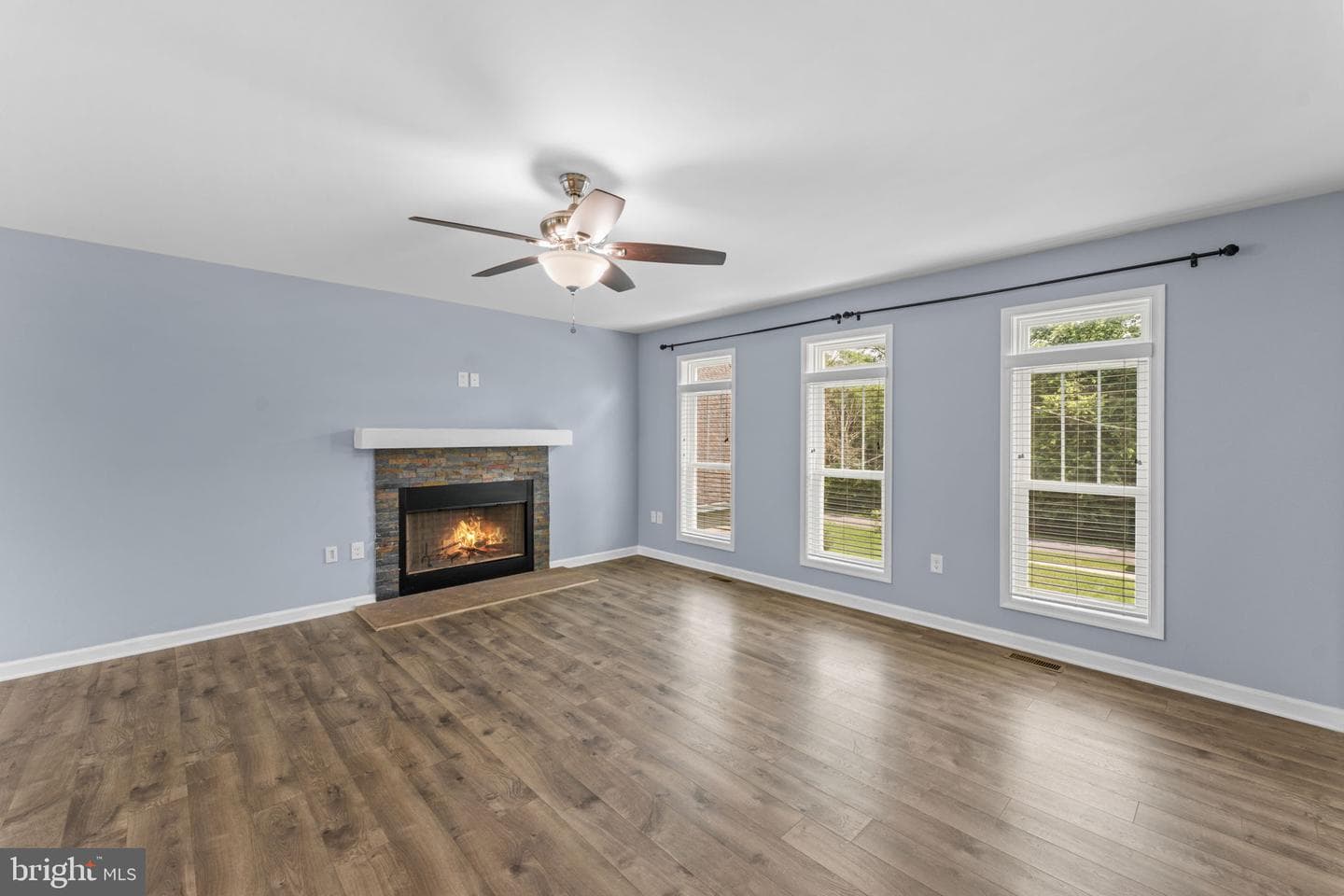 266 Riverside Drive photo 25