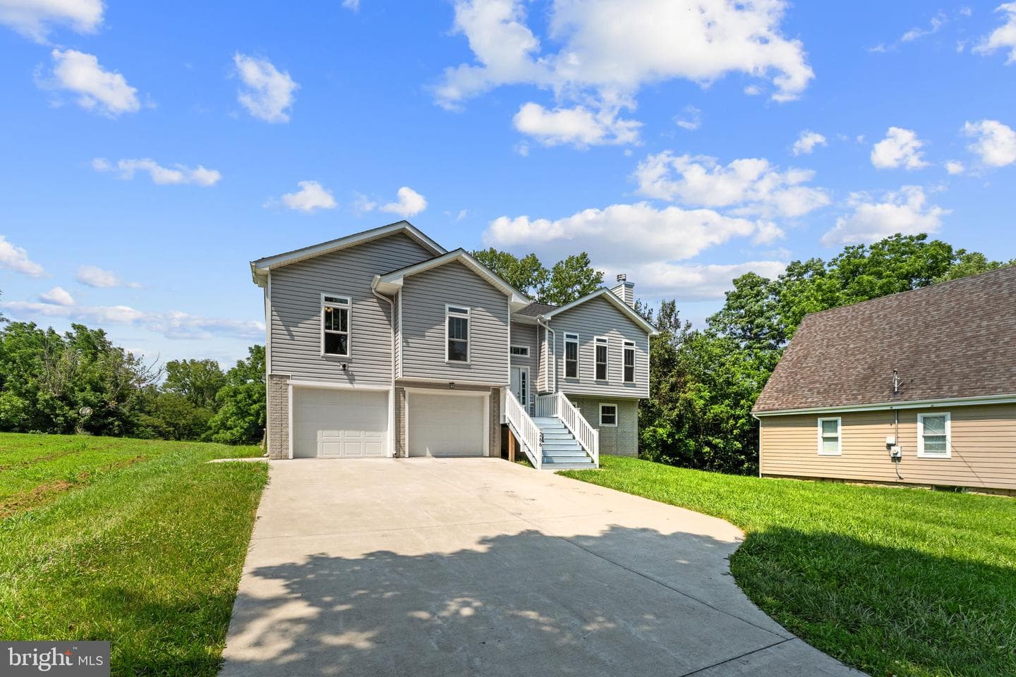 266 Riverside Drive photo 4