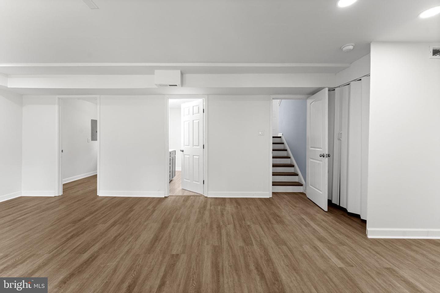 266 Riverside Drive photo 41