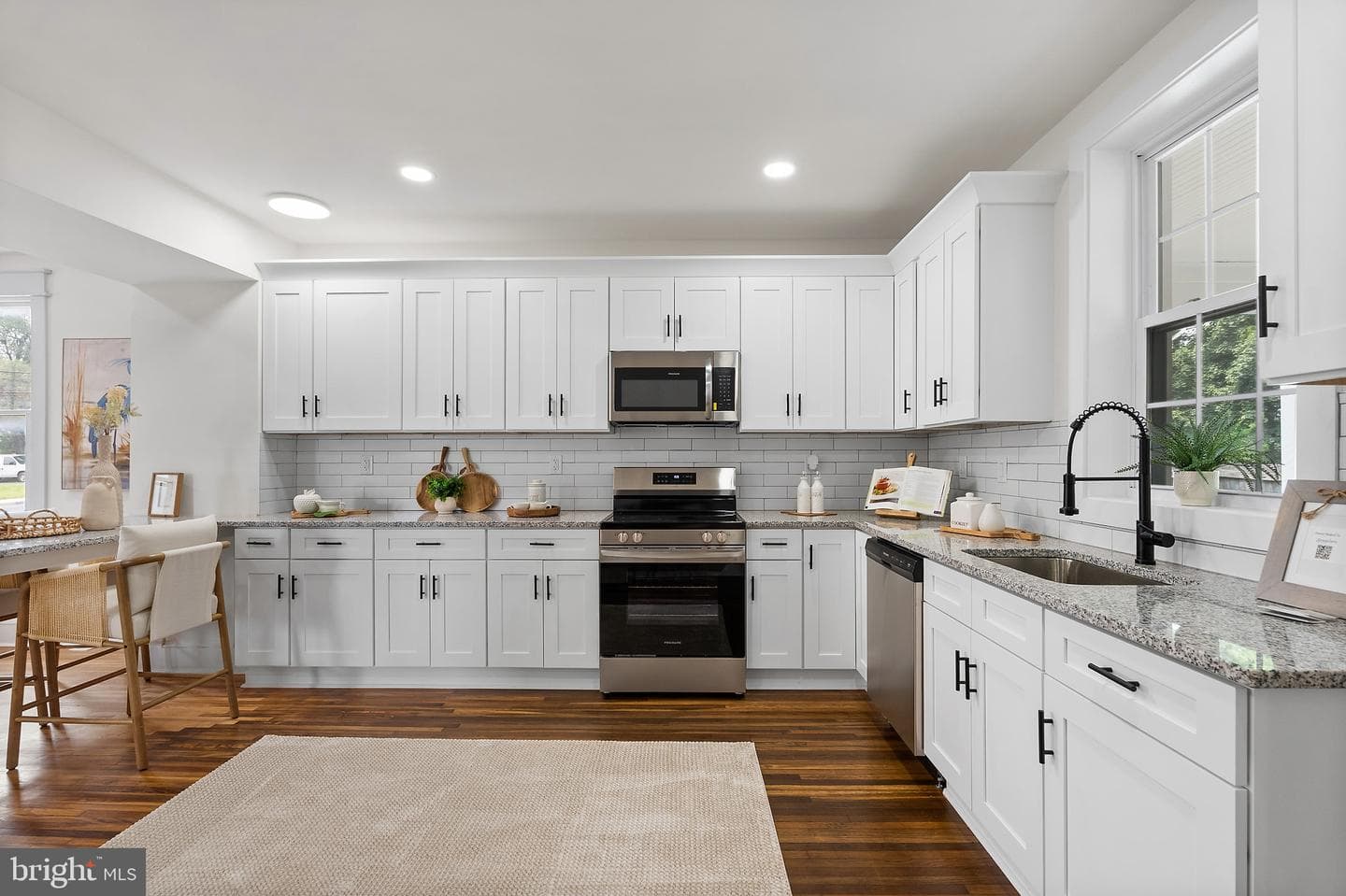1101 Royal Avenue N photo 16