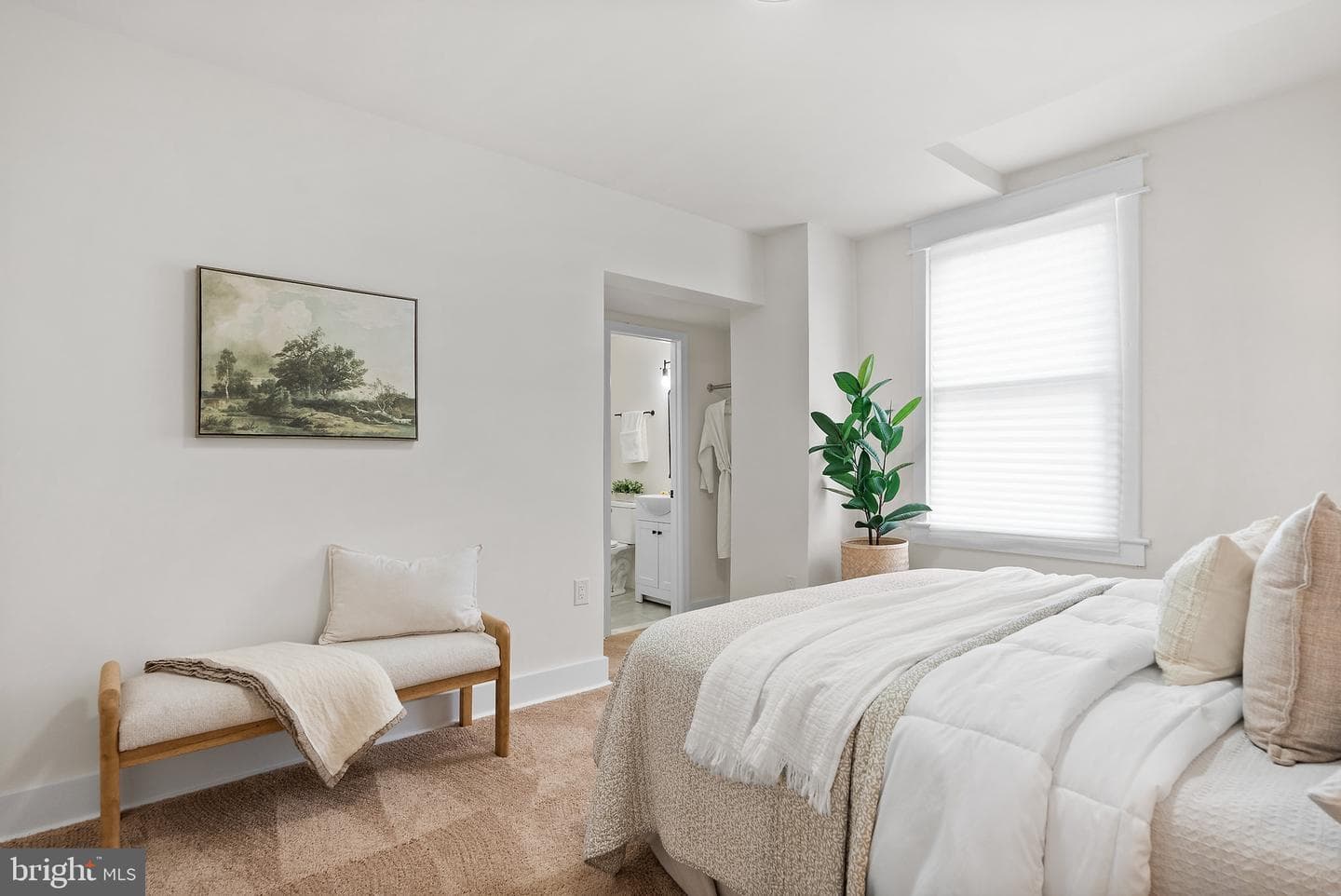 1101 Royal Avenue N photo 25